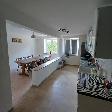 Apartamento Livbiz - *
